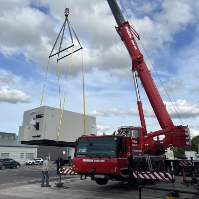Crane lifting